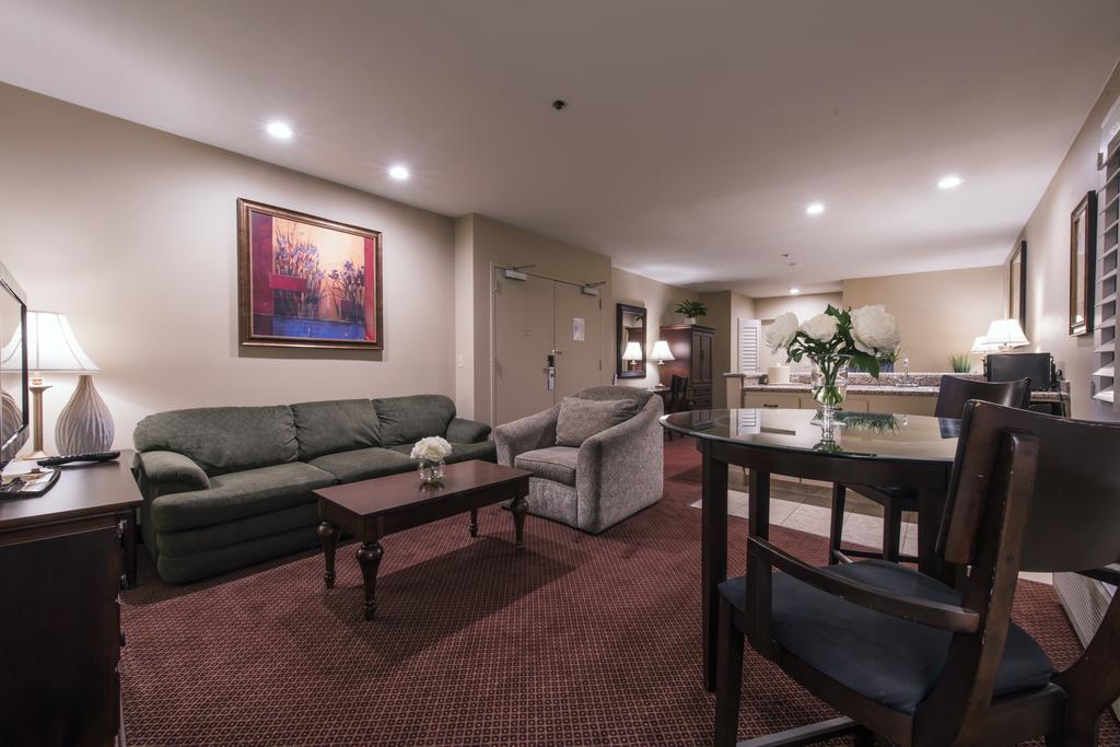 Grand Vista Hotel Simi Valley Ruang foto