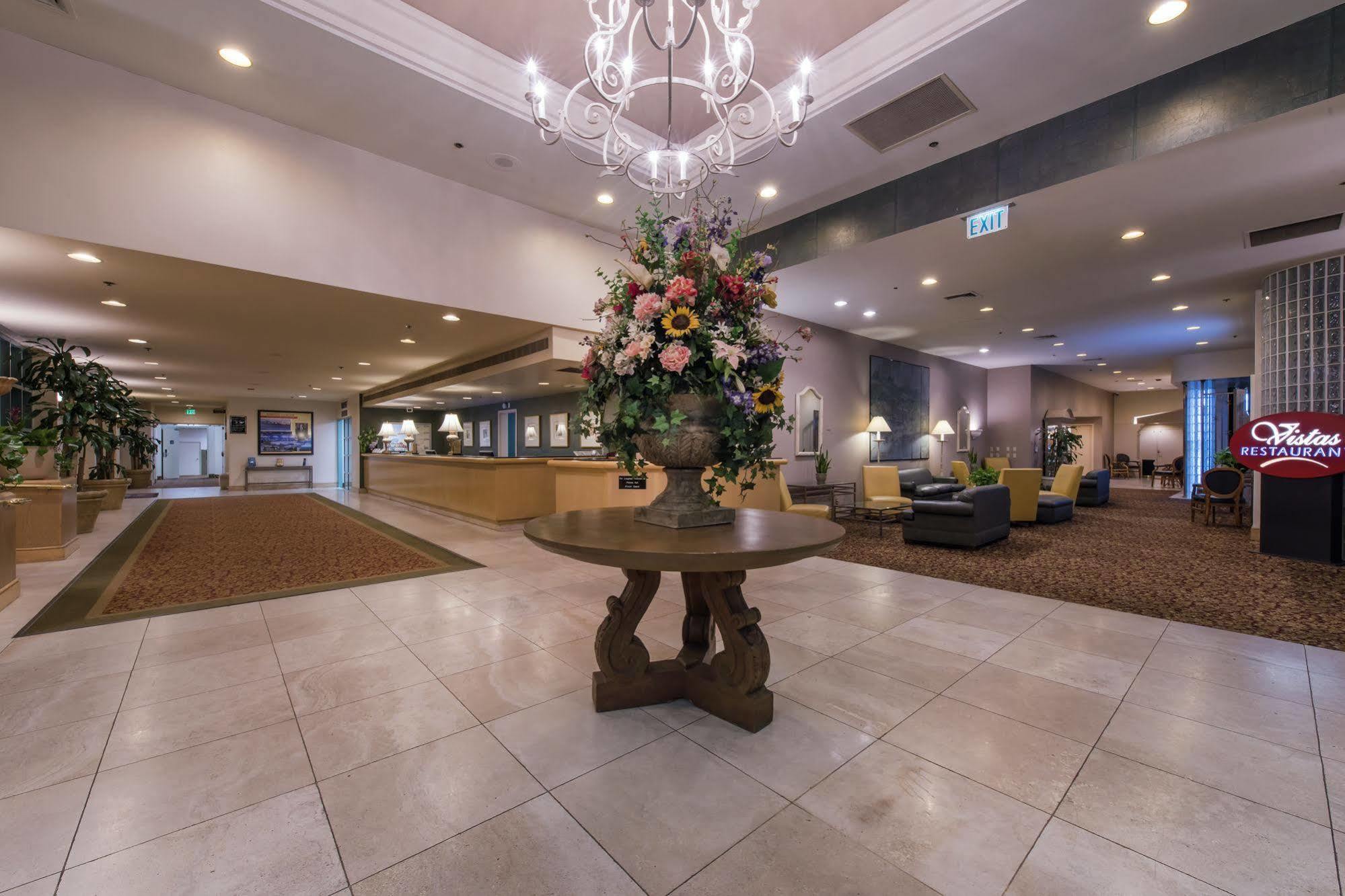 Grand Vista Hotel Simi Valley Bagian luar foto