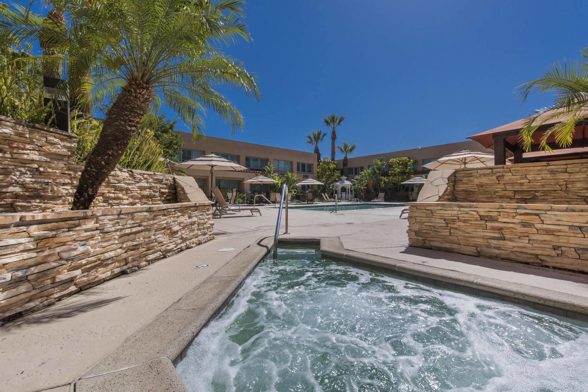 Grand Vista Hotel Simi Valley Bagian luar foto
