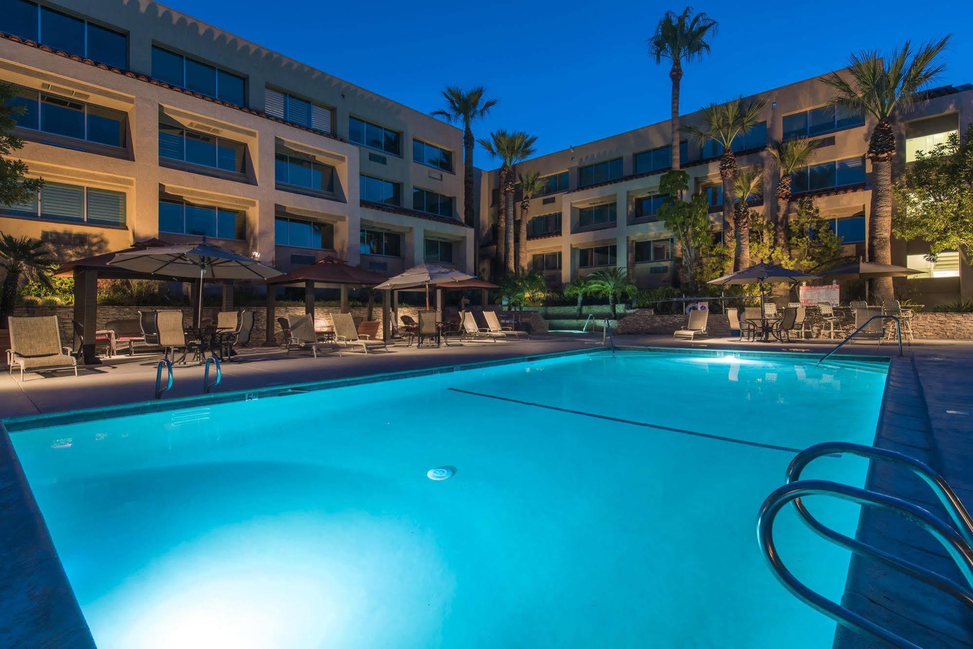 Grand Vista Hotel Simi Valley Bagian luar foto